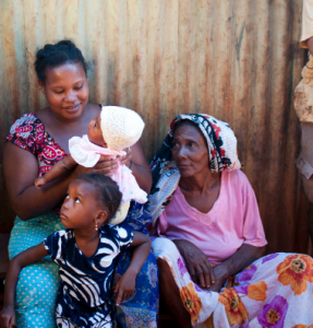 ©Elodie Perriot Famille visitée par les associations humanitaires