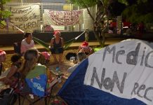 Les sages-femmes posent le camp