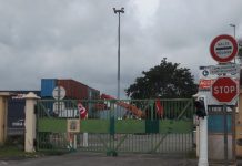 Le port toujours bloqué