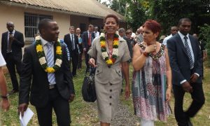 La ministre avec le sénateur Thani et la directrice de l'ITEP