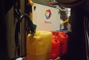 Le remplissage de bidons d'essence n'est toujours pas autorisé en ce 6e jour de mouvement social chez Total