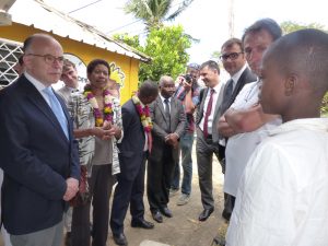 Dialogue du ministre de l'Intérieur avec un jeune de Msayidie