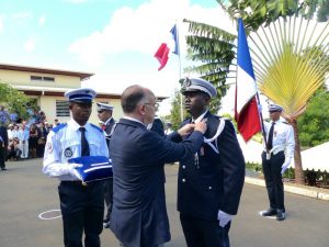 Décorés par le ministre de l'Intérieur Bernard Cazeneuve