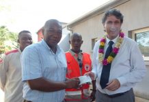 Un chèque pour la Croix Rouge