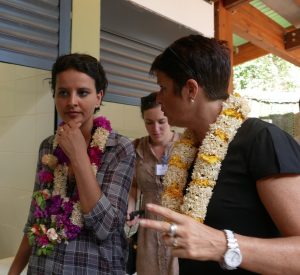 Najat Vallaud-Belkacem et Nathalie Costantini, vice-recteur de Mayotte, le 16 juin dernier à Mayotte