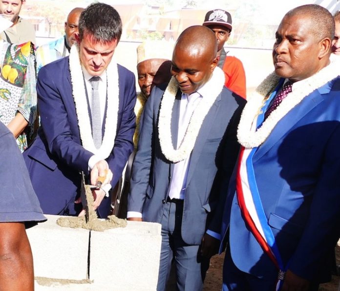 Manuel Valls, hôpital, Mayotte