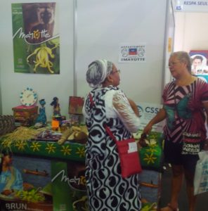 Sur le stand de Mayotte au 1er salon des seniors de La Réunion en 2016