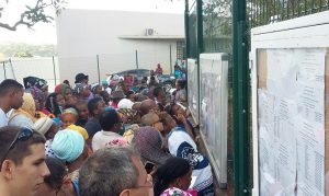 Ils étaient nombreux à se presser dès 8 heures devant le lycée Bamana pour savoir