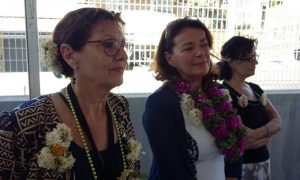 Josiane Henry à côté de Catherine Barbezieux lors de la remise des diplômes d'infirmiers à l'IFSI en juillet 2016