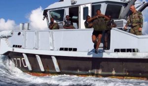 Exercice de transbordement dans le lagon (Photos: FAZSOI)