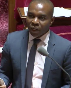 Thani Mohamed a rappelé qu'il naissait l'équivalent d'une classe chaque jour à Mayotte