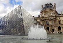 Paris: Une attaque «visiblement à caractère terroriste» à proximité du musée du Louvre