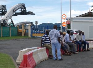 L'entrée du port de Longoni toujours fermée ce lundi