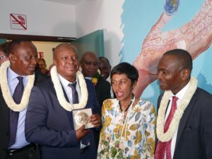 Ericka Bareigts entre le président du Sieam et le député Aboubacar