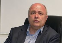 Le ministre de l’Intérieur Bruno Le Roux annonce sa démission