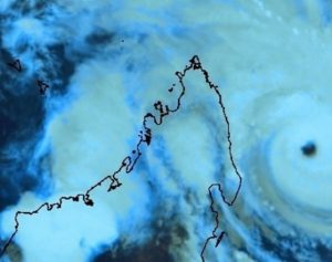 L'oeil du cyclone particulièrement impressionnant ce mardi matin