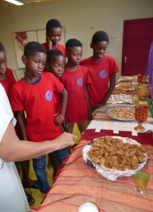 Les élèves ont commencé la semaine en dégustant des pâtisseries orientales