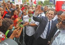 Benoît Hamon en campagne express dans l’océan Indien