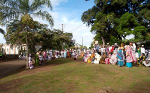 Les mamans de Mtsangamouji ont accompagner leurs enfants en classe ce vendredi matin