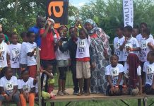 La fête à Acoua pour la course de pneus du nord