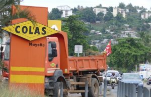 Un camion entrave l'accès de Colas en mai 