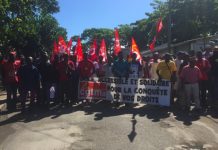 Les grévistes Colas et ETPC de la CGT Ma manifestent à Kawéni