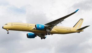 L'A350 de Fench Blue de passage à Bordeaux pour se refaire une beauté