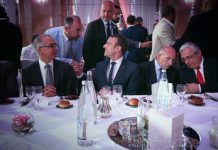 Emmanuel Macron participe à la rupture du jeûne et appelle à la cohésion face au fanatisme