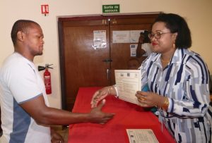 Remise des titres par Mariame Saïd