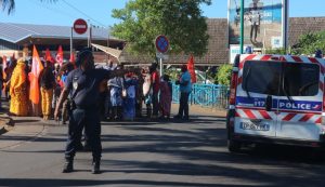 Le rond-point de la barge bloqué ce lundi 17 juillet par des manifestants