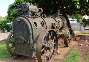 Locomotive de l'époque sucrière exposée à Dzoumogne (Photo D.R.)