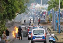Des scènes de guérilla urbaine à La Réunion