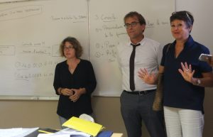 Nathalie Costantini accompagnée du proviseur du lycée à la rencontre des élèves