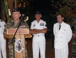 Le lieutenant-colonel Dominique Bonte, le général de brigade des FAZSOI Franck Reigner, et le préfet Frédéric Veau