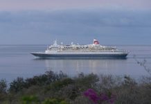 La croisière intègre les produits combinés entre les îles de la région