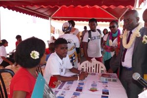 Issa Abdou avec les Jeunes Ambassadeurs des Droits