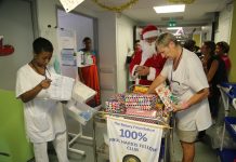 Le père Noël au service pédiatrique du CHM