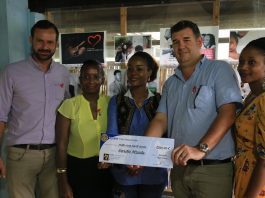 Le Rotary Club offre 1500€ pour la lutte contre le VIH à Mayotte. L'association nous a ouvert ses portes