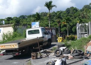 Les camions ont pu faire un aller-retour avant d'être de nouveau bloqués