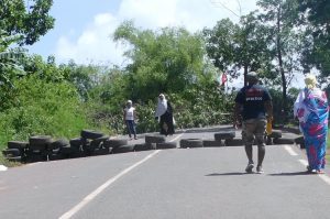 Les barrages toujours à poste