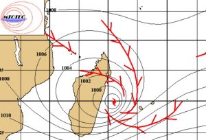 Mayotte prise dans le phénomène de traine du cyclone Dumazile qui s'affaiblit