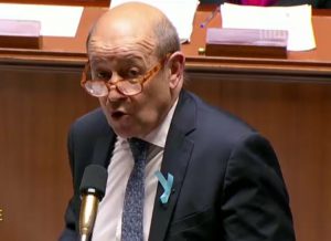 Une question de dialogue pour Jean-Yves le Drian 