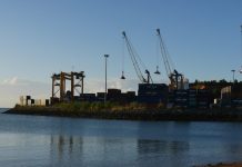 Un navire empêché d’accoster à Longoni sur fond de guerre du port