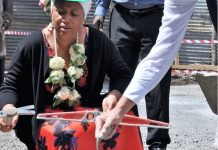 Chirongui : pose de la 1è pierre du marché couvert et étude sur la vidéoprotection