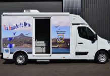 Tournée de vacances du bibliobus dans le Sud