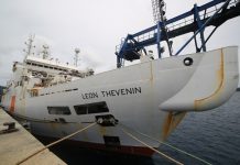 Internet : A bord du câblier Léon Thévenin