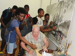 Marcel Séjour met de la couleur au lycée