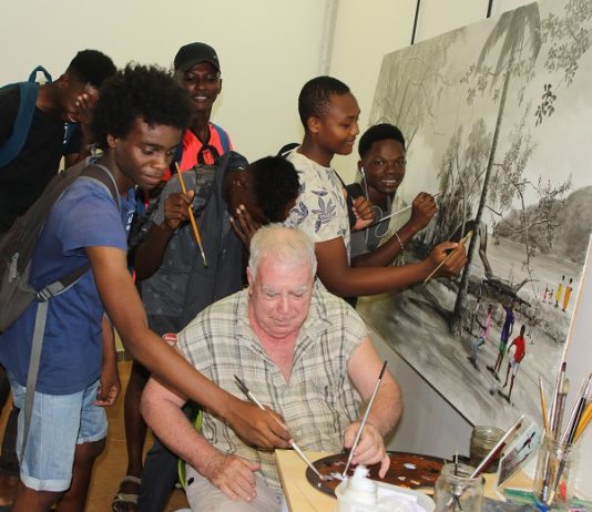 Marcel Séjour met de la couleur au lycée