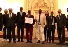 Acoua reçoit le 1er prix des Trophées Outre-mer durables à l’Assemblée nationale pour son Sentier sous-marin