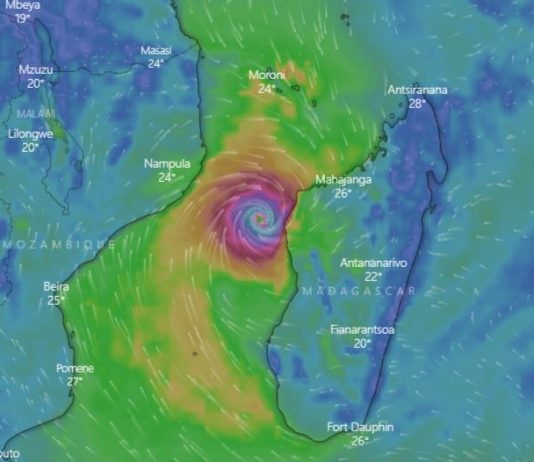 Vigilances orages et forte houle maintenues ce lundi, « ne prenez pas la mer » !
